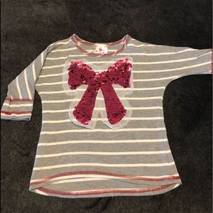 3/4 length fall sequence bow shirt
